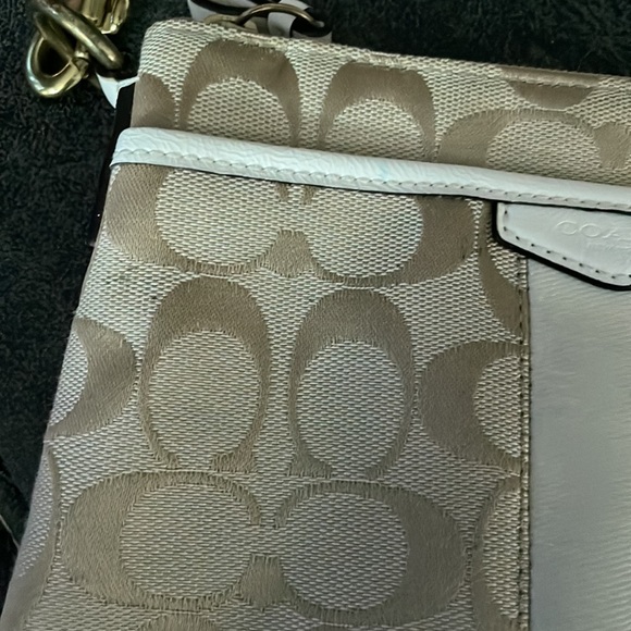 COACH Crossbody Purse - Picture 3 of 16
